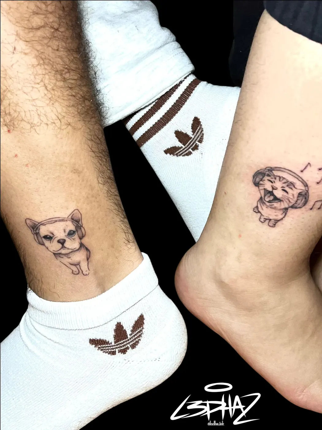 Tatuajes pequeños de pareja por Ledha en Bogotá